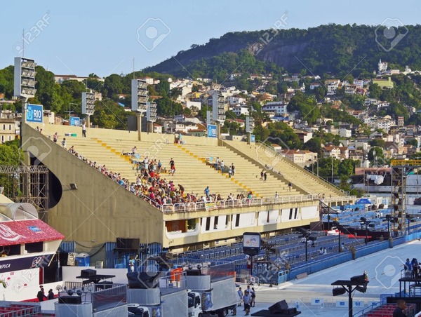 En quelle année a été inauguré le Sambodrome Marquês de Sapucaí, lieu emblématique du Carnaval de Rio ?