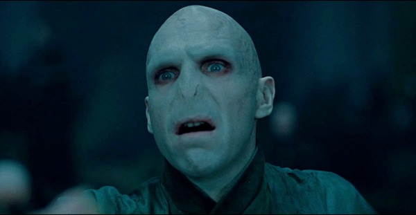 Tom Elvis Jedusor est connu sous le nom de Voldemort.