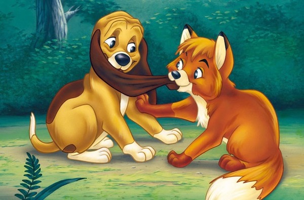 Qu'est-ce que le dessin animé Disney "Rox et Rouky" met principalement en valeur ?