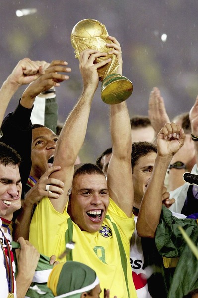 En 2002, Ronaldo a remporté ......