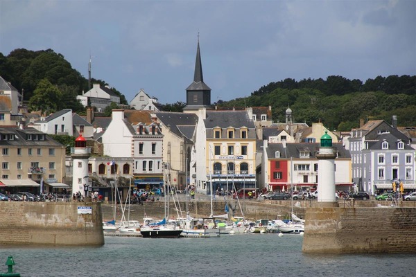 Quelle est la ville la plus importante et la plus touristique de Belle-Île-en-Mer ?