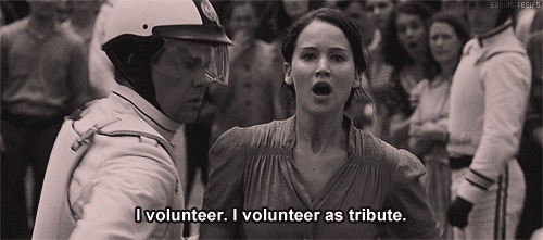 Pourquoi Katniss se porte volontaire ?