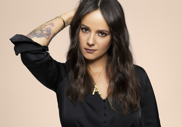 En 2007, Alizée chantait "Mademoiselle..."