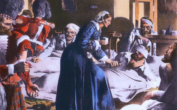 Comment s'est fait connaître Florence Nightingale ?