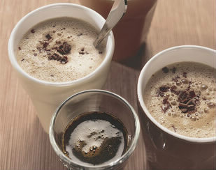 Vous (aimer) un café ou un chocolat chaud ?