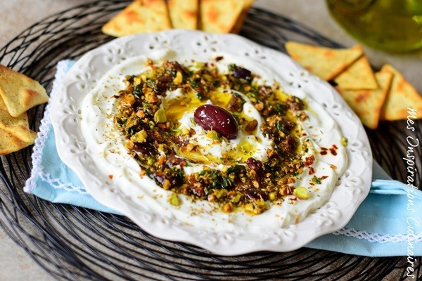 Que désigne le "labneh" dans la cuisine libanaise ?