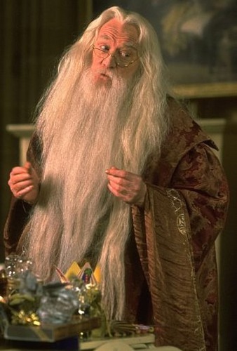 Quel dragée surprise de Bertie Crochue Dumbledore croit-il prendre ? (film)