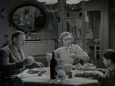 Dans quel film joue-t-elle aux côtés de Bourvil en 1954 ?