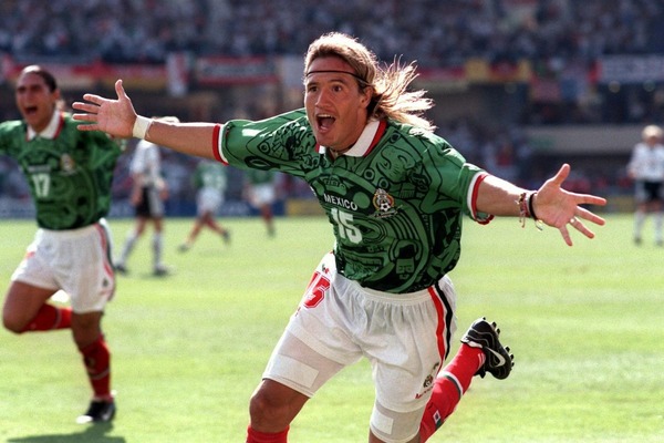 Qui est ce buteur mexicain qui a rayonné pendant le Mondial 98 ?