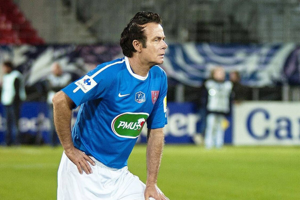 Dans quelle comédie française, Franck Dubosc manque-t-il sa Panenka ?