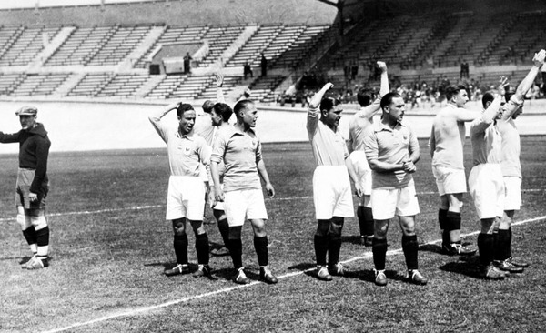 Lors des JO de 1928, l'Italie bat la France 4-3 en.....