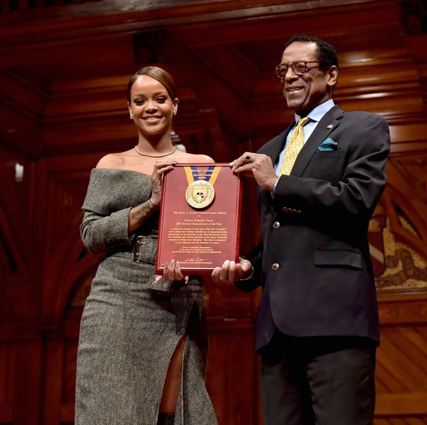 28/02/2017 : quelle distinction Rihanna reçoit-elle dans la prestigieuse université d'Harvard ?