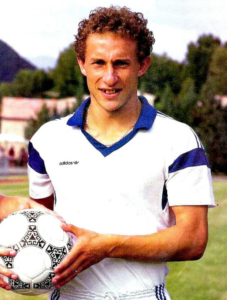 Qui est ce jeune attaquant français très prometteur qui signe à l'Olympique de Marseille ?