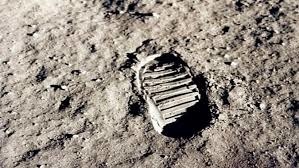 En 2020, combien d'hommes ont déjà posé le pied sur le sol lunaire ?