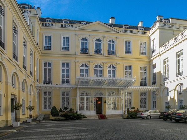 Quel dirigeant soviétique s’est rendu à l’hôtel d’Estrées, aujourd’hui résidence de l’ambassadeur de Russie en France ?