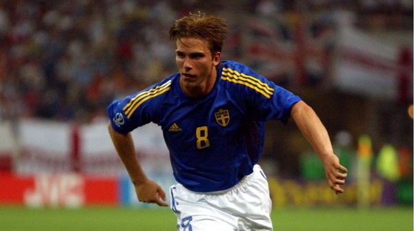 Il est à ce jour le joueur le plus capé de la sélection suédoise, c'est ?