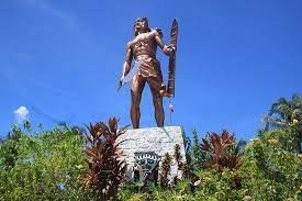 Lapu-Lapu était roi de l'île de Mactan, aux Philippines, qui résista à l'invasion espagnol et ayant combattu et mis à mort quel navigateur célèbre ?