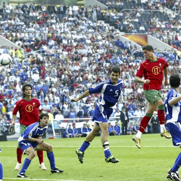 Lors du match d'ouverture, contre qui le Portugal s'est-il incliné ?
