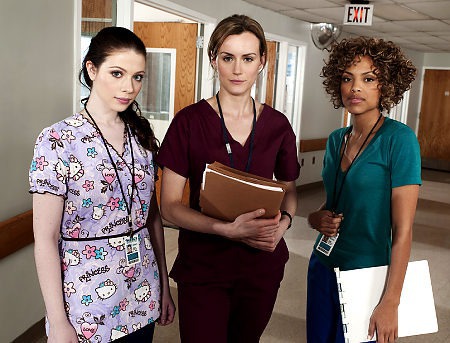 Dans la série Mercy Hospital, Parmi ses employées de l'hôpital laquelle n’est pas infirmières mais médecin ?
