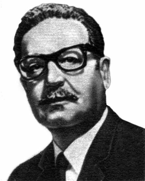 17 juin 1972 Salvador Allende forme un nouveau gouvernement au...