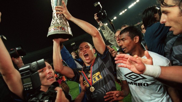 Contre quelle équipe les Interistes ont-ils remporté la finale de la Coupe UEFA en 1998 ?