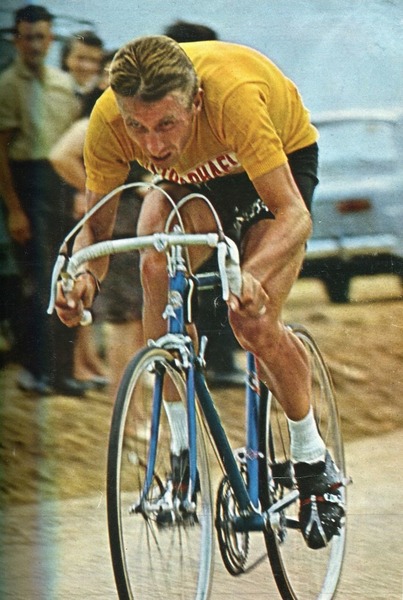 ... Professionnel de 1953 à 1969, il est considéré comme l'un des plus grands coureurs de l'histoire du cyclisme et possède l'un des palmarès les plus riches de son sport.