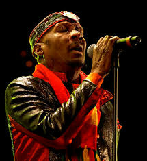 Chanteur jamaïcain connu pour "reggae night" décédé le 24/11 il avait 81 ans ?
