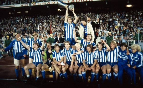 En 1982, l'IFK Göteborg remporte la finale de la Coupe UEFA face à......