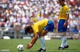 Avant Roberto Carlos c'était lui la back gauche de la Seleçao, début des années 90, avec une frappe incroyable ?