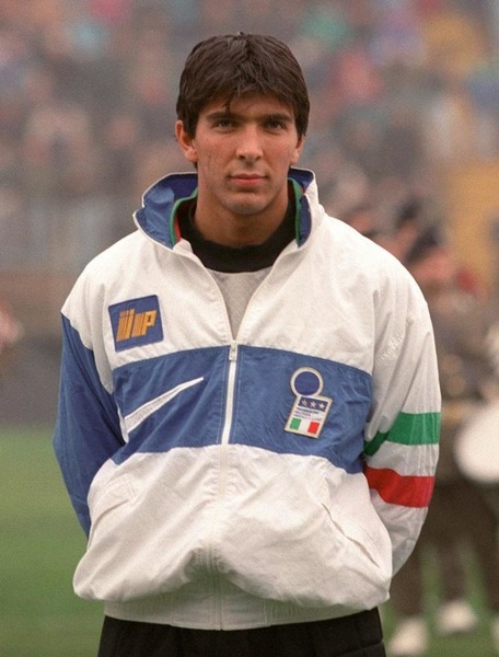 En 1998, Cesare Maldini l'a retenu dans le groupe italien pour disputer le Mondial français.