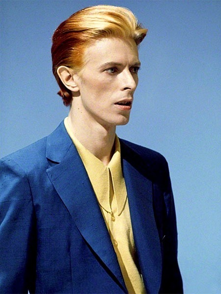En quelle année David Bowie s'était-il habillé ainsi ?