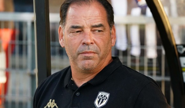 Qui est l’entraîneur du SCO Angers ? (En 2021)