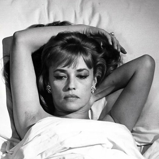 Elle connait le succès dans "Jules et Jim" où elle interprète "Le Tourbillon de la Vie". C'est ?