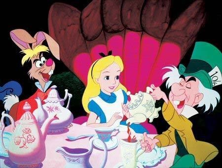 Dans cette scène d'Alice aux Pays des Merveilles, que fête-t-on ?