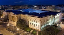 Le _____ se trouve sur l'esplanade National Mall à Washington aux Etats-Unis :