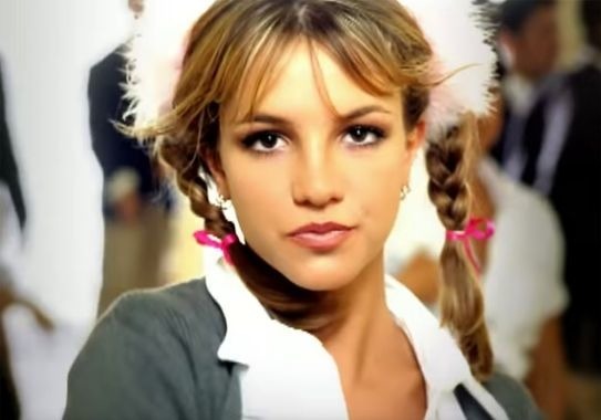 Dans quelle chanson voit-on Britney comme ça ?