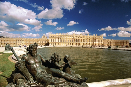Dans quel département se trouve le château de Versailles ?