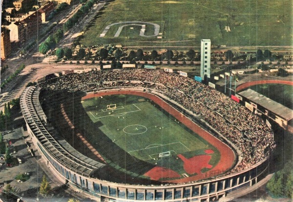 En 1963 et jusqu'au début des années 90, le Torino partage ce stade avec la Juventus. Il s'agit de ?
