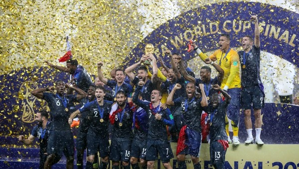 Lors de la finale de la Coupe du monde 1998, qui marque le troisième but de la France contre le Brésil ?