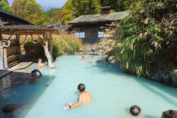 Que sont les Onsen, lieux de relaxation ancrés dans la tradition japonaise ?