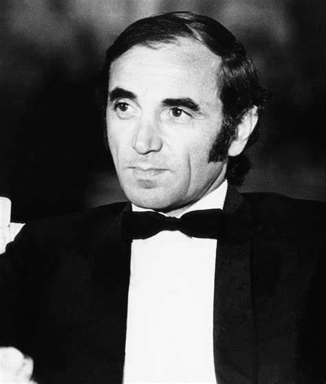 Chanteur : Mourir d'aimer est une chanson de.... Aznavour.