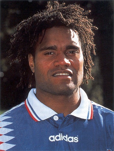 Il est retenu par Aimé Jacquet pour disputer l'Euro 96.