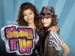 L'émission s'appelle "Shake It Up"...