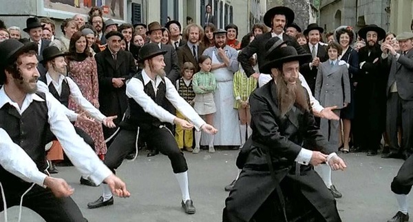 Qui a réalisé le film « Les Aventures de Rabbi Jacob » ?