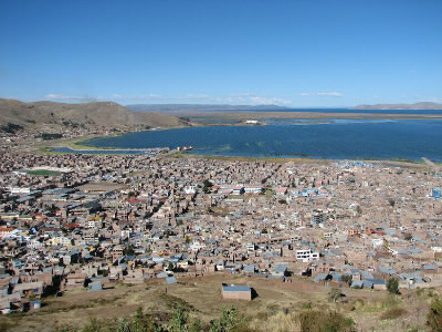 Dans quel pays se situe la ville de Puno ?