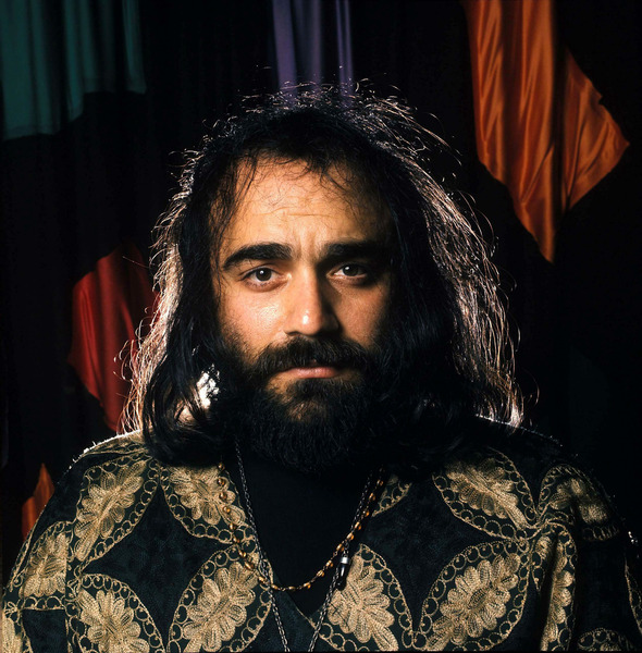 Chanteur grec mondialement connu, il nous quitte le 25 janvier. C'est ?