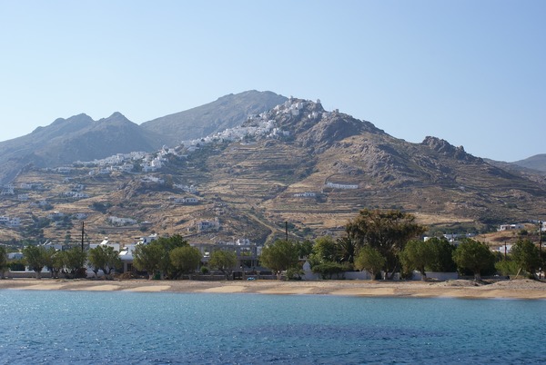 Que sont Kythos, Naxos et Sérifos ?