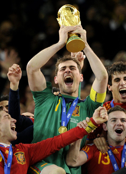Qu'est-ce que Iker Casillas n'a pas remporté avec la Roja ?