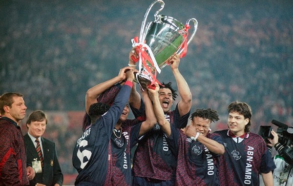 Qui perd la finale de 1995 contre l'Ajax Amsterdam ?