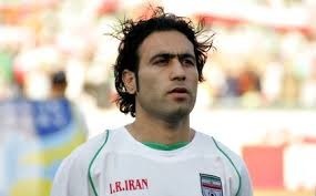 Un des meilleurs footballeurs iranien des années 90 et 2000, ailier de Hamburger et de Frankfurt ?